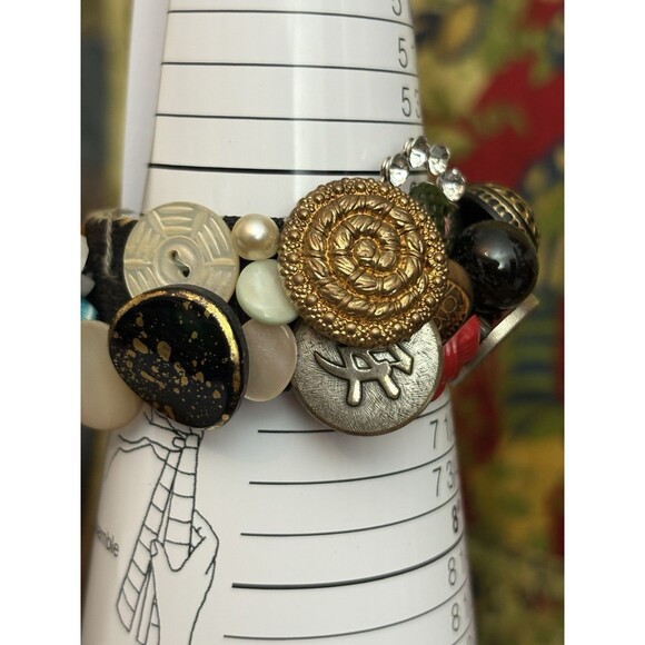 Art Deco Button Bracelet 6.5” Handmade Mixed Materials 80s 90s Vintage - Picture 2 of 9